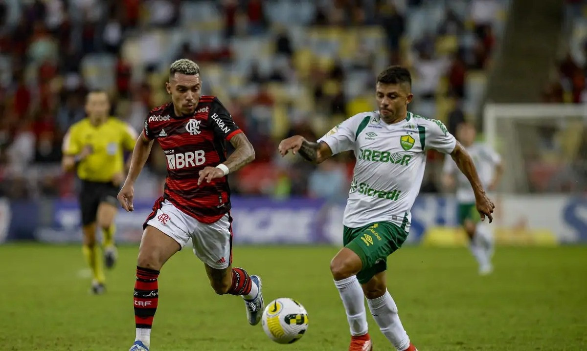 Cruzeiro anula o Flamengo, mas perde gols e empata no Maracanã