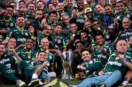 Fim de temporada e clubes faturando muito; veja quanto cada um conquistou.