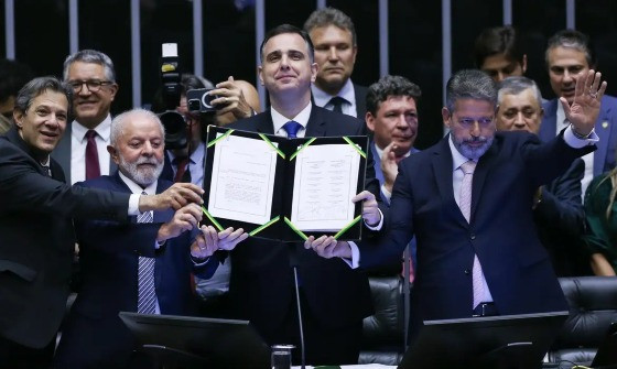 Reforma tributária é promulgada pelo Congresso Nacional