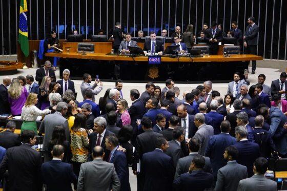 Congresso se reúne nesta quarta (24) para votar vetos de Lula