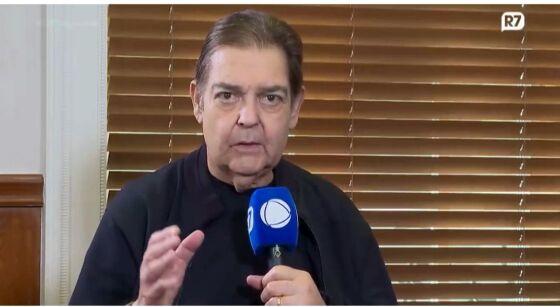 Fausto Silva revela fratura de costela após transplante e afirma não sentir saudades do trabalho