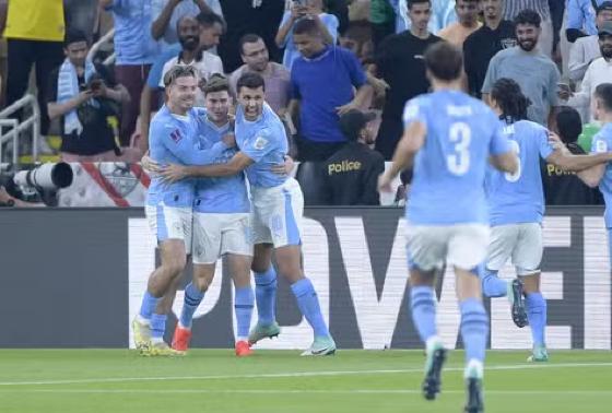 Manchester City goleia Fluminense e se torna campeão do Mundial de Clubes.