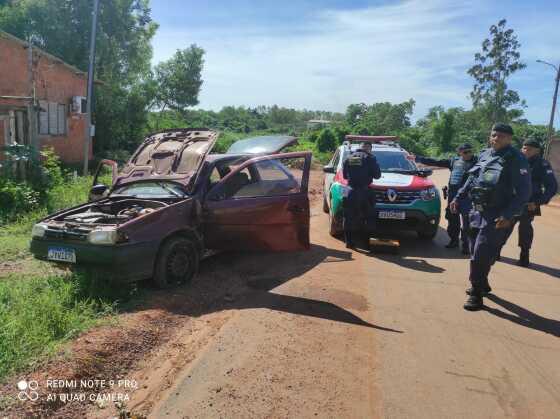 Homem foge após colidir veículo contra viatura da GM em VG