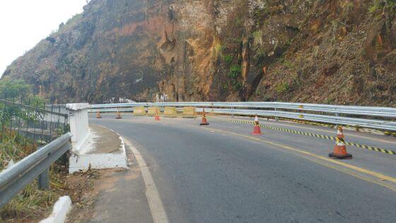 Portão do Inferno; meia pista; Chapada dos Guimarães; deslizamento; VGN