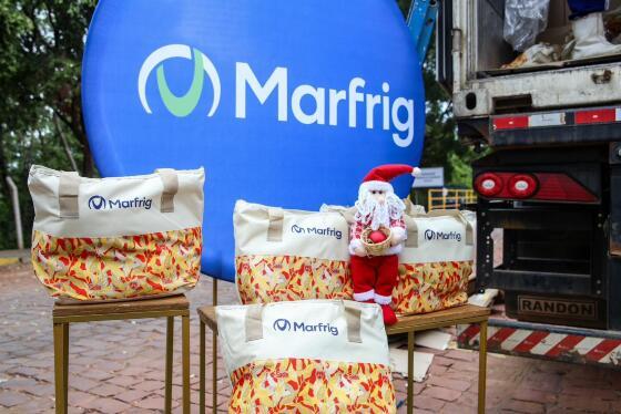 MARFRIG: 4,5 mil funcionários participam de confraternização e ganham kits de Natal em VG.