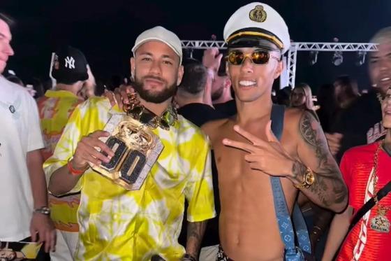 Neymar ganha presente milionário de influenciador investigado pela PF