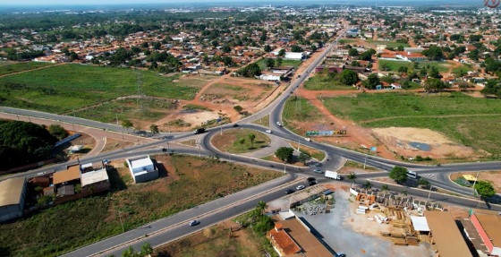 Por elevado índice de chuva, Sinfra autoriza paralisar obras de duplicação da avenida V2 em Cuiabá