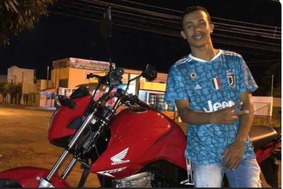 Jovem morre ao colidir moto contra veículo em MT