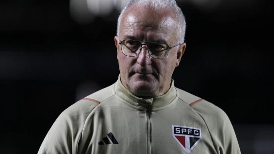 São Paulo reduz elenco após pedido do técnico Dorival Júnior; 13 jogadores se despedem.