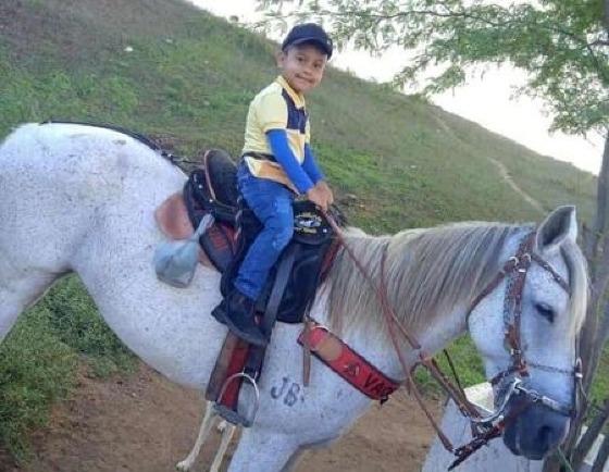 Criança morre após ser arrastado por cavalo em Pernambuco