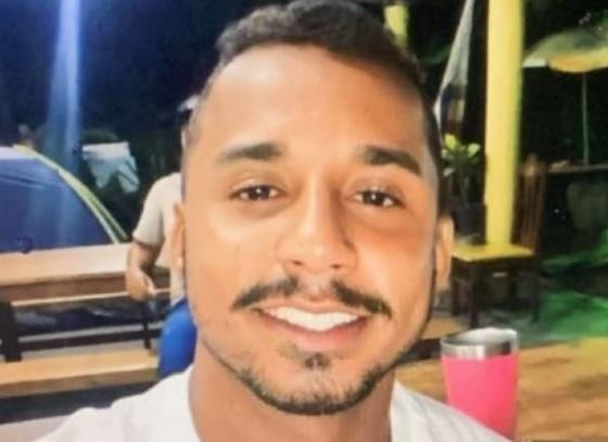 Jovem é morto a tiros após criminoso invadir casa de amigo em MT