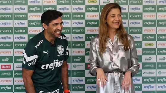 Presidente do Palmeiras anuncia renovação de Abel Ferreira até 2025.