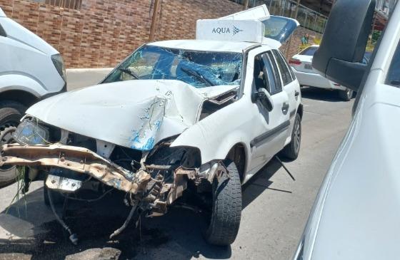 Policial penal morre após carro capotar em avenida de Cuiabá 