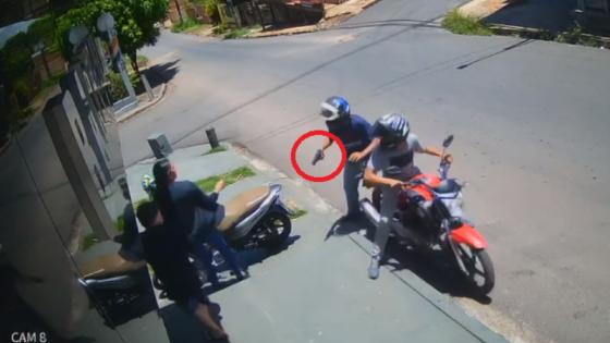 Bandidos apontam arma e rouba moto de mulher com criança na garupa em VG