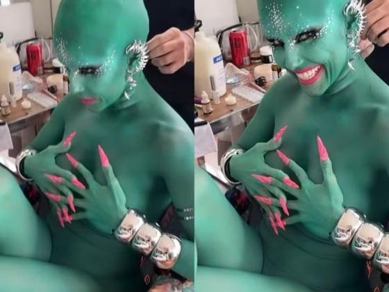 Deborah Secco choca internautas com look icônico para Baile da Vogue.
