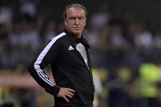 Na busca por um novo treinador, Corinthians debate volta de Cuca.