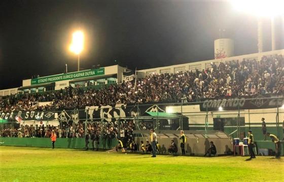 Torcida mixtense enfrenta problemas para levar instrumentos de bateria para incentivar time durante jogos do Mato-grossense.