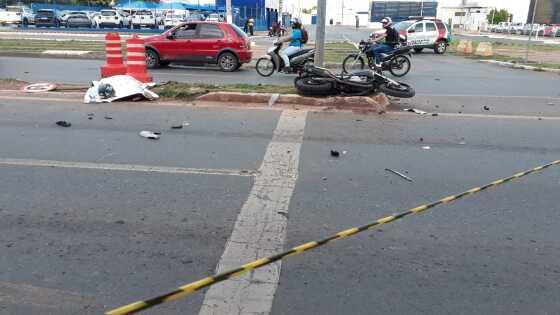 Mulher morre e homem fica ferido em acidente de moto em VG