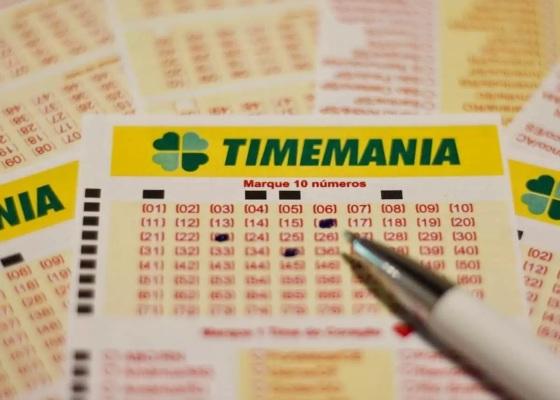 No Timemania, apostador escolhe dez números entre os 80 disponíveis no volante, e ainda um Time do Coração