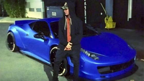 Entenda porque Justin Bieber está proibido de comprar carros da Ferrari