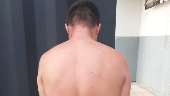 Motorista bate no rosto de motociclista durante discussão no trânsito em Cuiabá