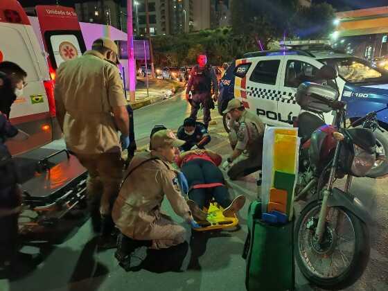 Colisão entre duas motos deixa um mulher ferida em Cuiabá