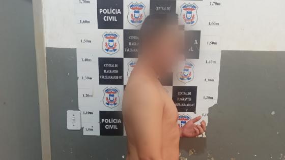 Homem é preso em flagrante agredindo mulher com socos e chutes em via pública de VG.