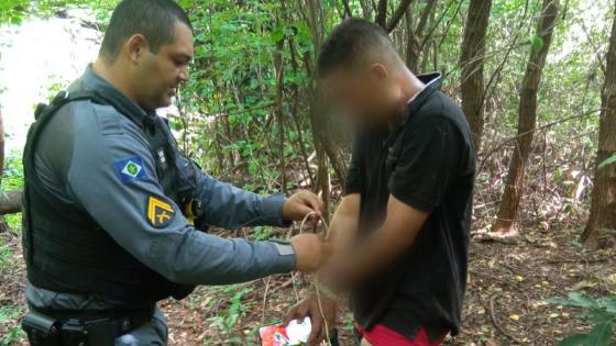 Homem é resgatado com as mãos amarradas em matagal de MT.