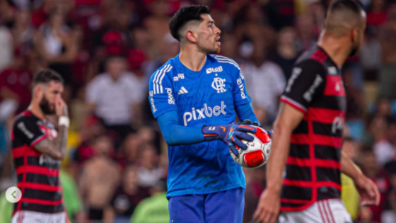 Rossi quebra recorde e se torna o goleiro com mais tempo sem ser vazado em jogos oficiais na história do Flamengo.