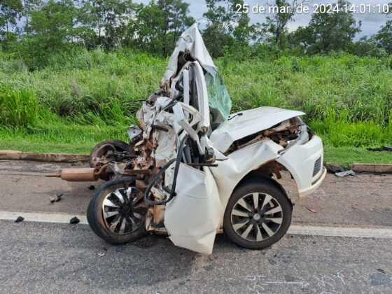 Motorista morre após carro ser esmagado por carreta na Imigrantes em VG 