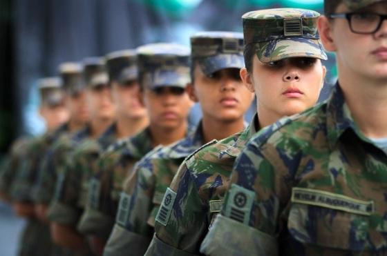 Objetivo é propor medidas para permitir participação voluntária de mulheres no alistamento militar previsto para 2025 