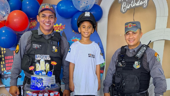 Criança realiza sonho e recebe PM em seu aniversário em Cuiabá