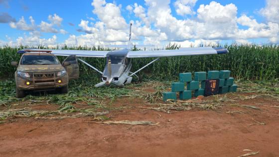 450 kg de cocaína são apreendidos após queda de avião em zona rural de MT.