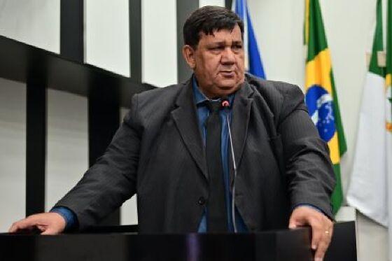 Vereador diz que Edna "abandonou" comissão que investiga prefeito de Cuiabá por não ter caráter