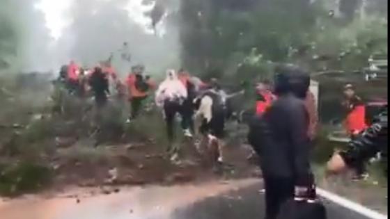 Jogadores da ACBF voltam a pé para hotel após deslizamento de terra no RS 