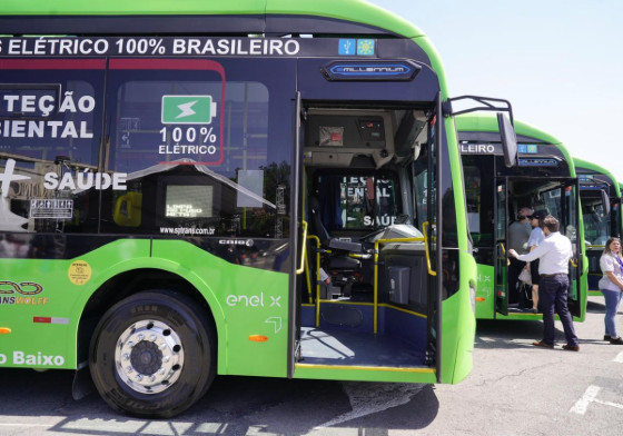 Lula lança pacote para financiar mais 5 mil “ônibus verdes”