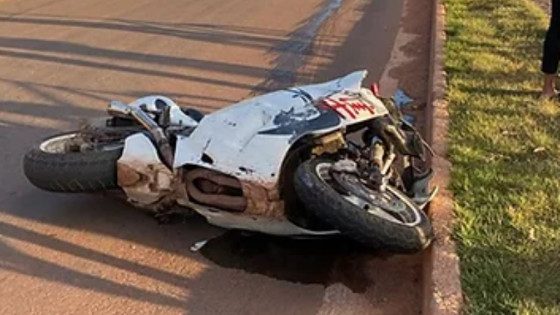 Motociclista envolvido em acidente que vitimou idoso morre após ficar 15 dias internado em Cuiabá.