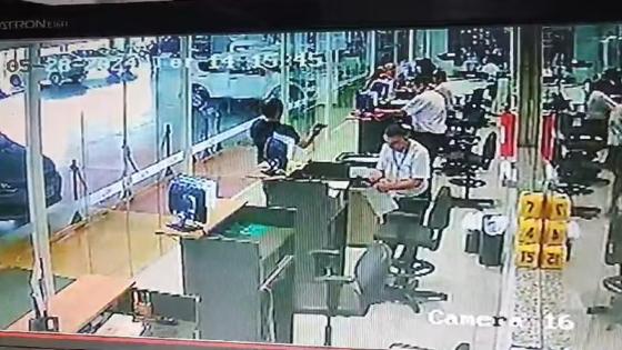 Cliente insatisfeito mata funcionário de concessionária a tiros durante expediente 