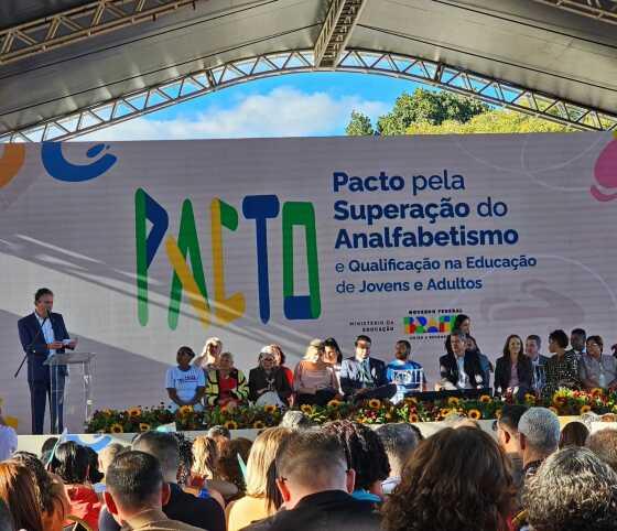 Undime participa do lançamento do pacto nacional para valorização da EJA e superação do analfabetismo.