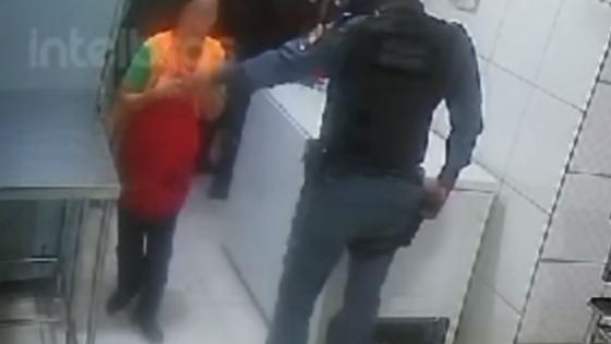 Criminosos trancam funcionários em banheiro durante assalto em restaurante de Cuiabá.