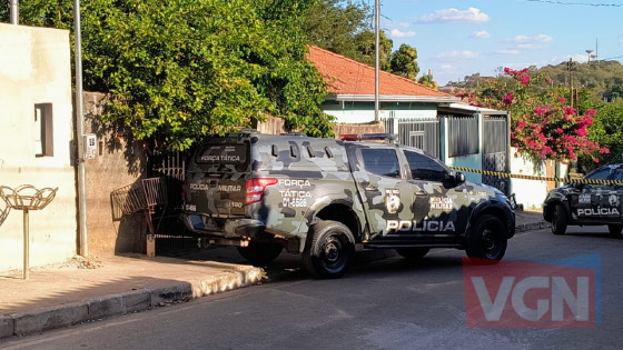 Tornozelado morre durante confronto com PM em Cuiabá.