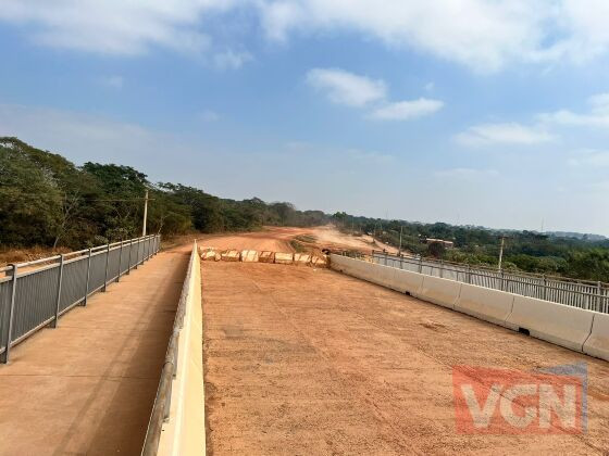 Moradores de Cuiabá e VG criticam demora e abandono da ponte que ligará Parque do Lago e Parque Atalaia 
