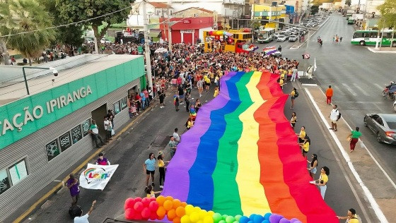 Deputado de MT quer proibir participação de criança em paradas LGBTQIA+