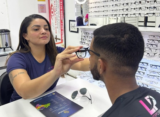 Conheça Iasanã Veloso – Empreendedora da Boutique do Óculos no Shopping Popular de VG