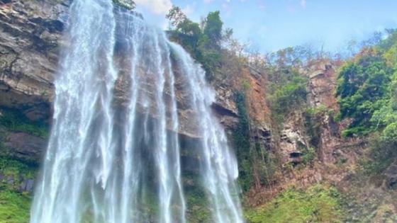 Rapelista caí de cachoeira e morre ao bater cabeça em rochas.