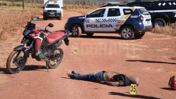 Idoso morre após perder controle de motocicleta.