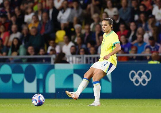 Atleta de Rondonópolis chega à final olímpica, garante prata e busca ouro no futebol feminino