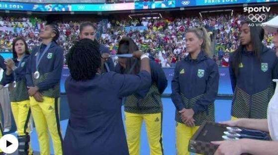 Brasil perde e fica com a medalha de prata nos Jogos de Paris