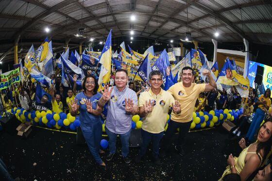 Cezinha reúne Botelho, presidente do União Brasil e quase 3 mil pessoas no lançamento de candidatura