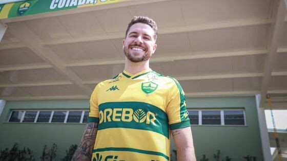 Cuiabá anuncia contratação do meia-atacante Gustavo Sauer, do Botafogo.